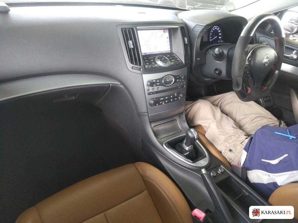Nissan Skyline 2015 z aukcji japońskiej