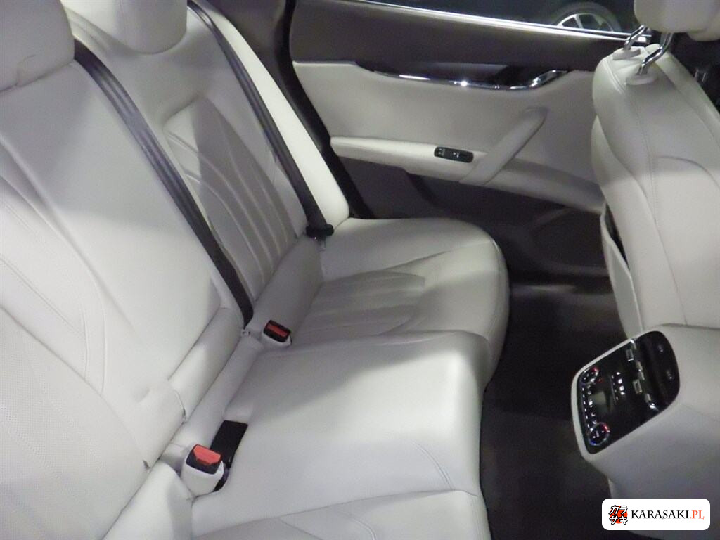 Maserati Quattroporte 2013 z aukcji japońskiej