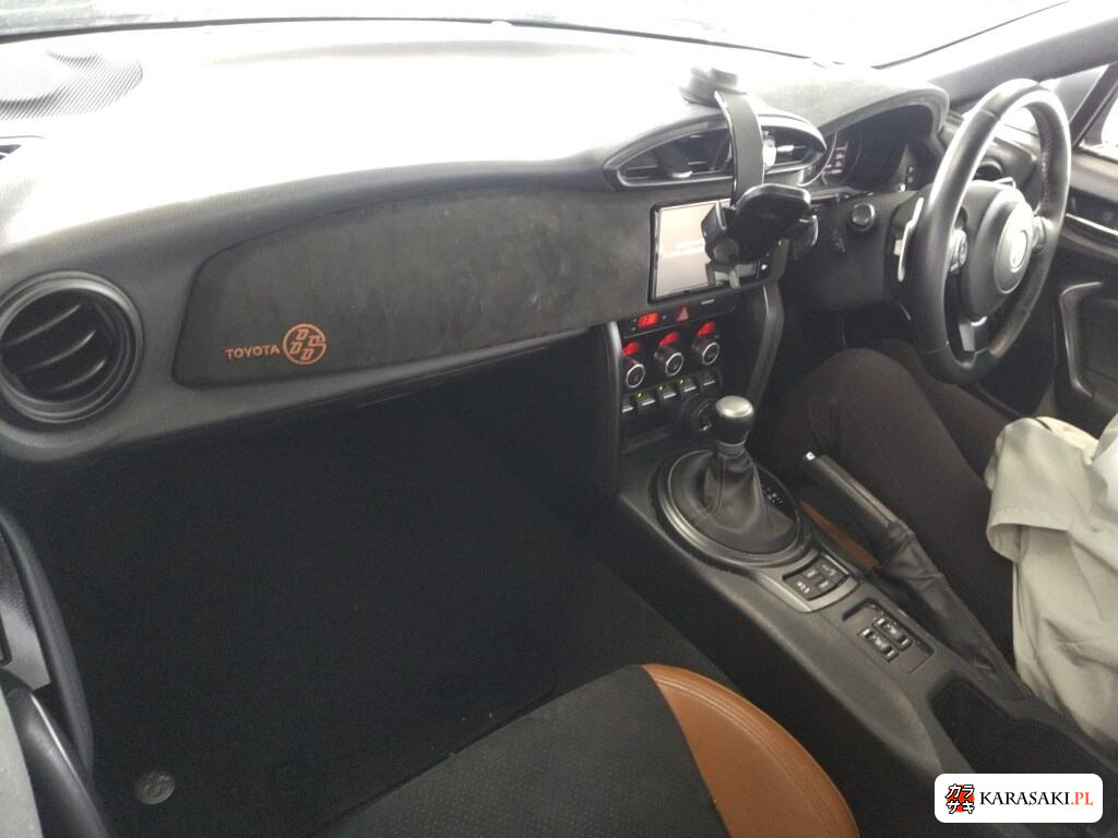 2019 Toyota 86 GT British Green Limited 5