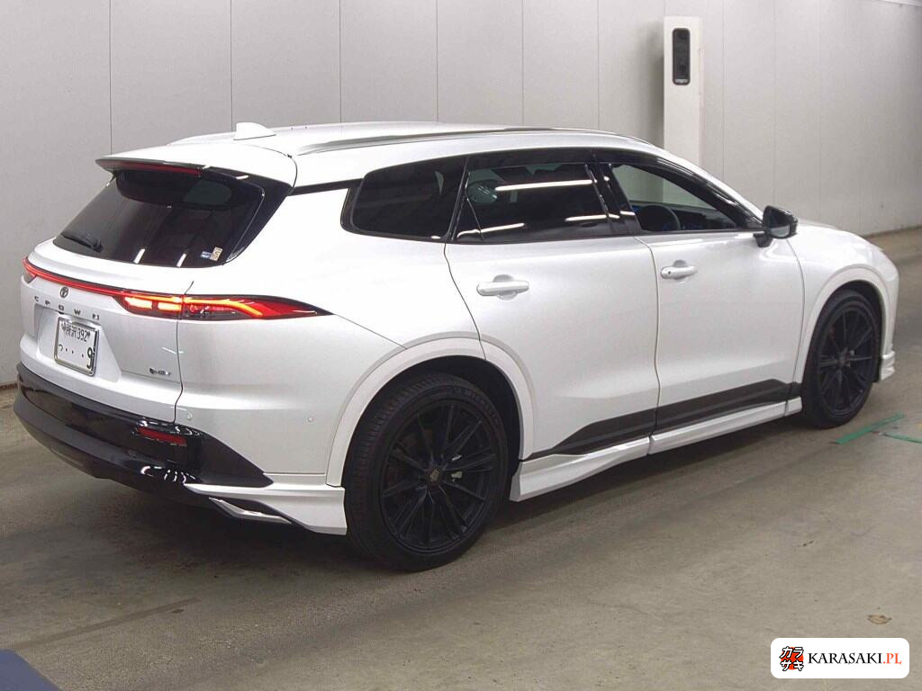 Toyota Crown Estate 2026 z aukcji japońskiej