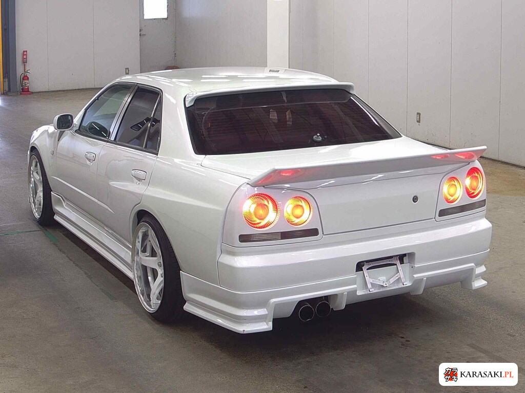 1998 Nissan Skyline 4D 25GT Turbo 2
