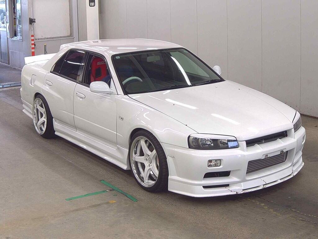 Nissan Skyline 1998 z aukcji japońskiej