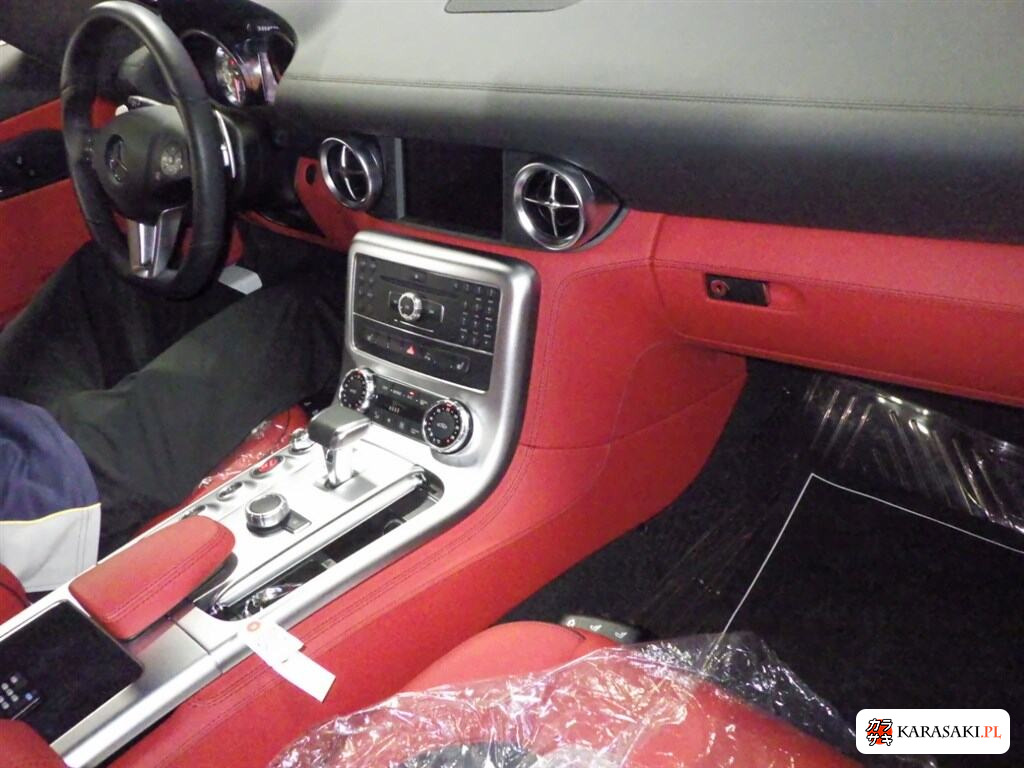Mercedes-Benz SLS AMG 2010 z aukcji japońskiej