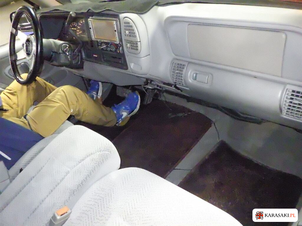 Chevrolet Suburban 2002 z aukcji japońskiej