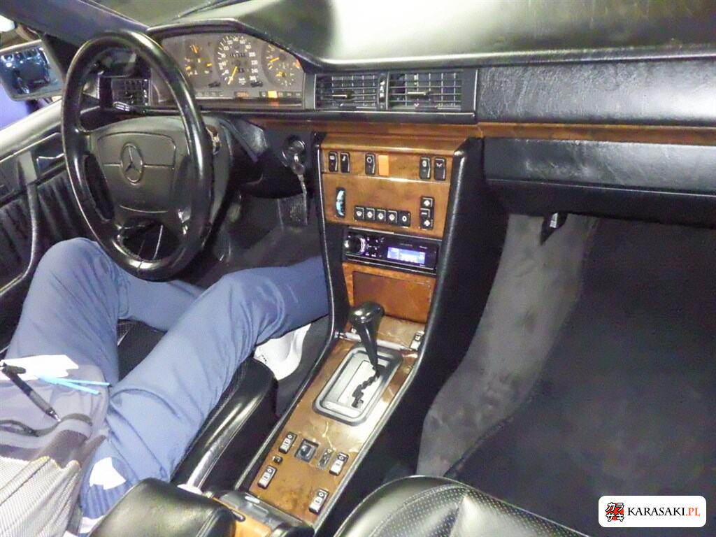 Mercedes-Benz Medium Class 1992 z aukcji japońskiej