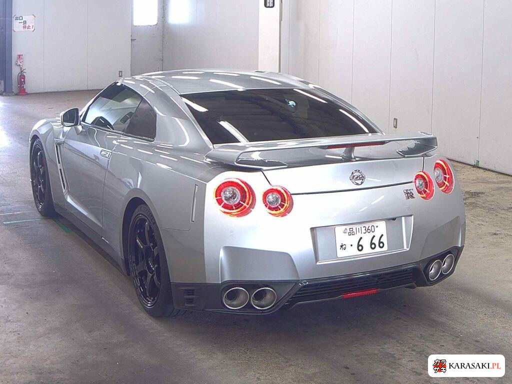 Nissan GT-R 2017 z aukcji japońskiej