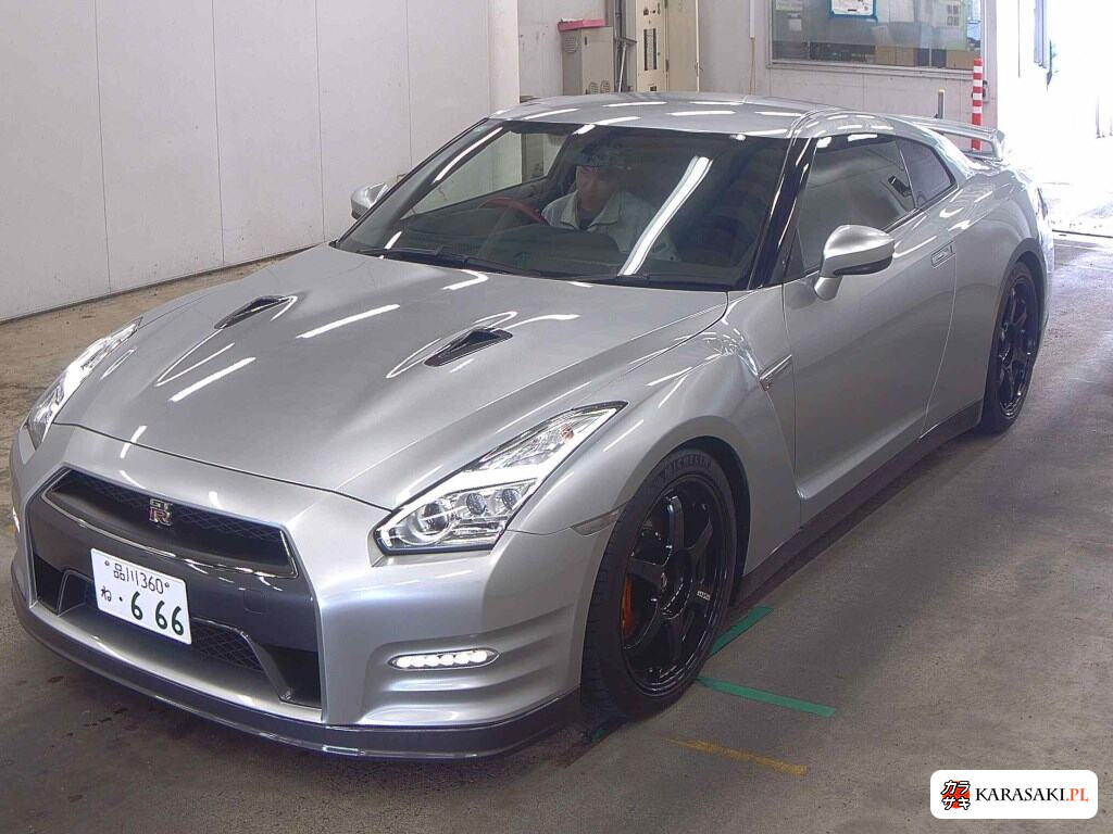 Nissan GT-R 2017 z aukcji japońskiej