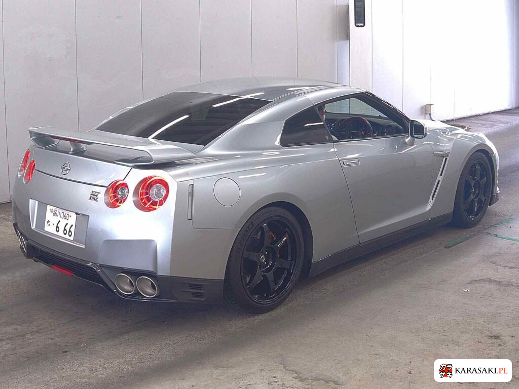 Nissan GT-R 2017 z aukcji japońskiej