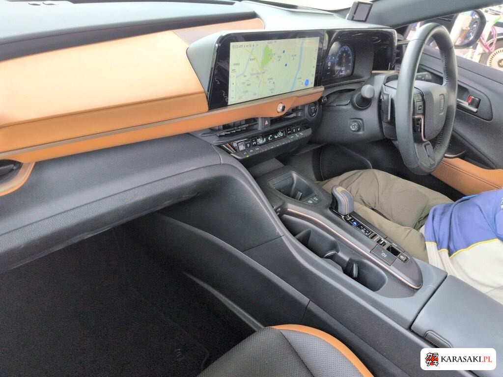 2023 Toyota Crown Crossover 4WD RS Advanced 5