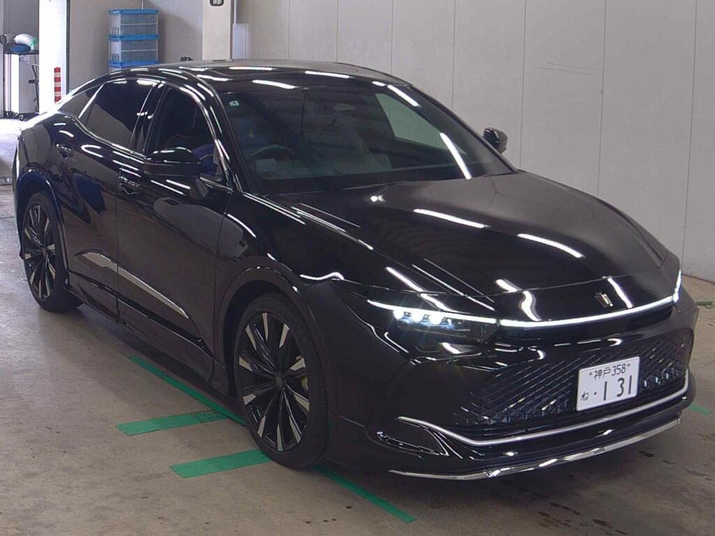 Toyota Crown Crossover 2023 z aukcji japońskiej