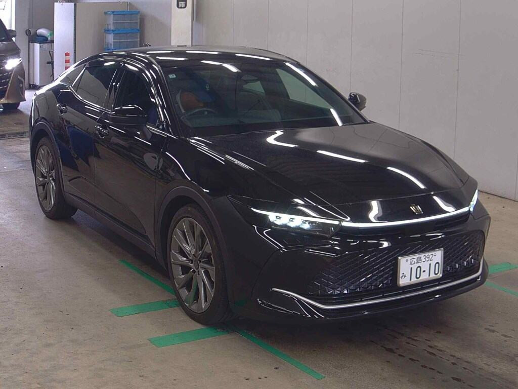 Toyota Crown Crossover 2023 z aukcji japońskiej