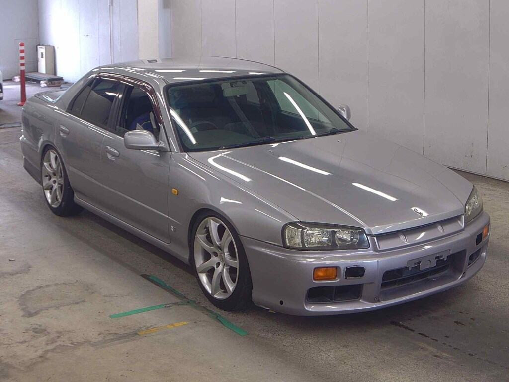Nissan Skyline 1999 z aukcji japońskiej