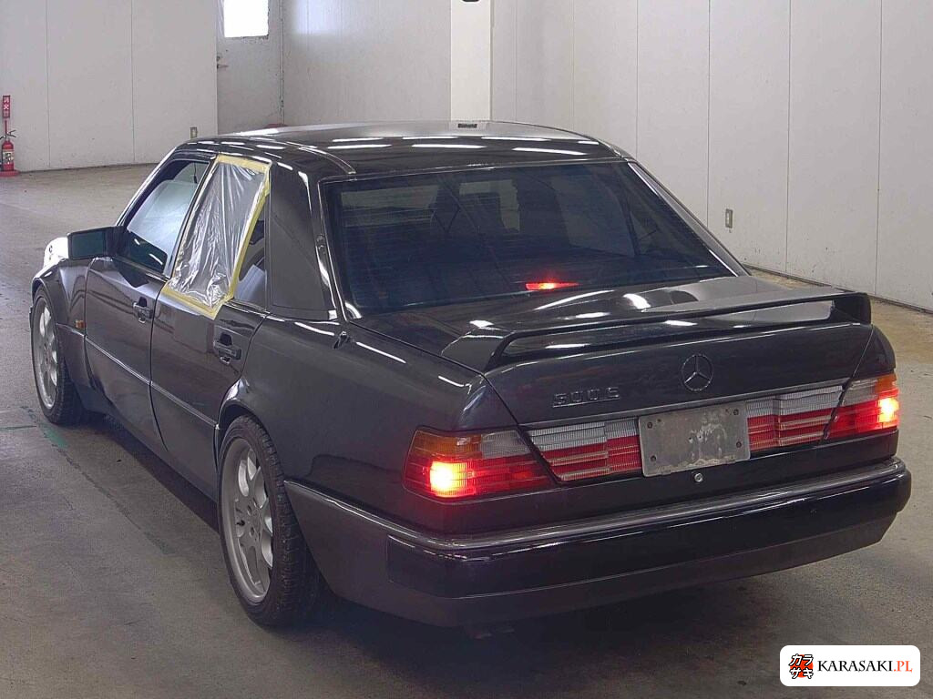 Mercedes-Benz Medium Class 1991 z aukcji japońskiej