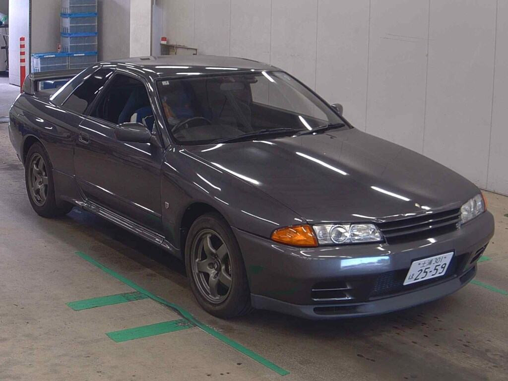 Nissan Skyline 1990 z aukcji japońskiej
