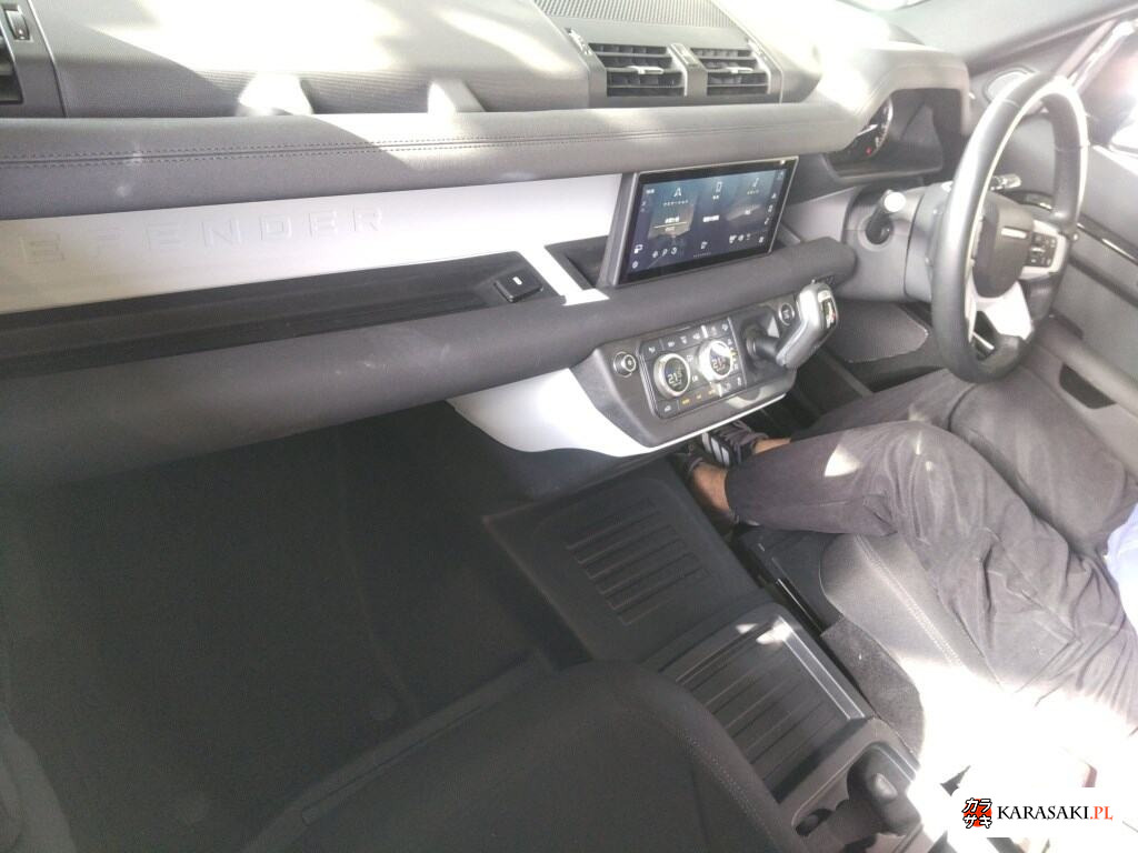 2021 Land Rover Defender 5D 4WD 110 5