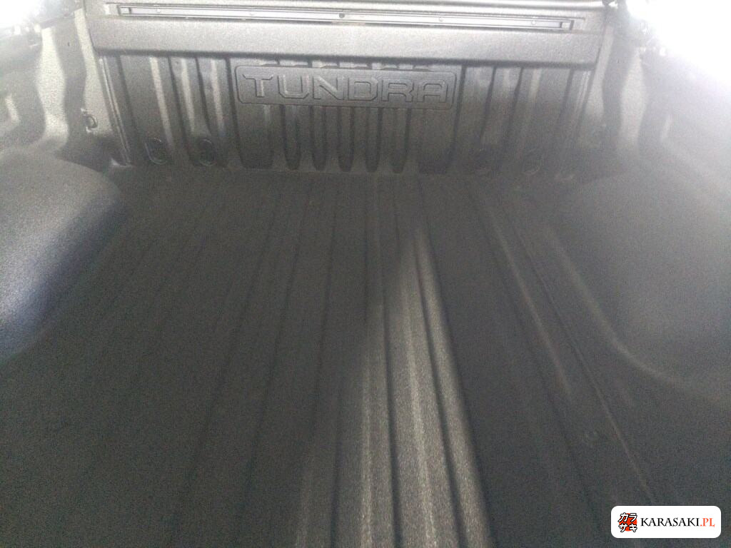 America Toyota Tundra 2018 z aukcji japońskiej
