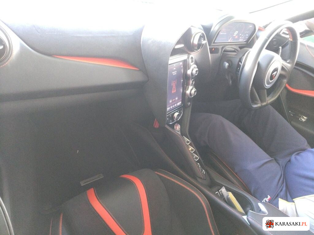 McLaren 720S Spider 2021 z aukcji japońskiej