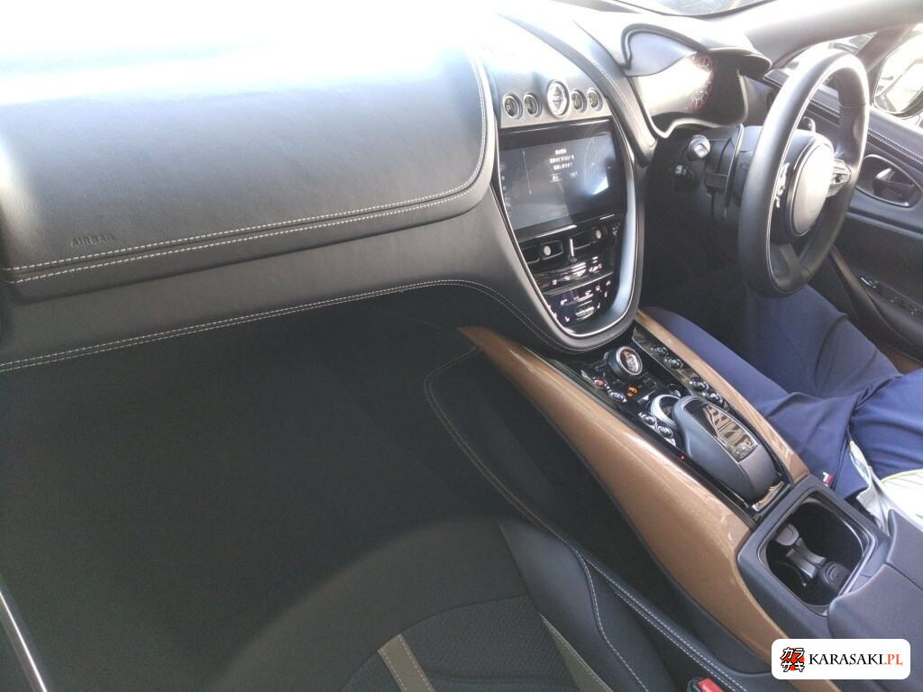 Aston Martin DBX 2024 z aukcji japońskiej