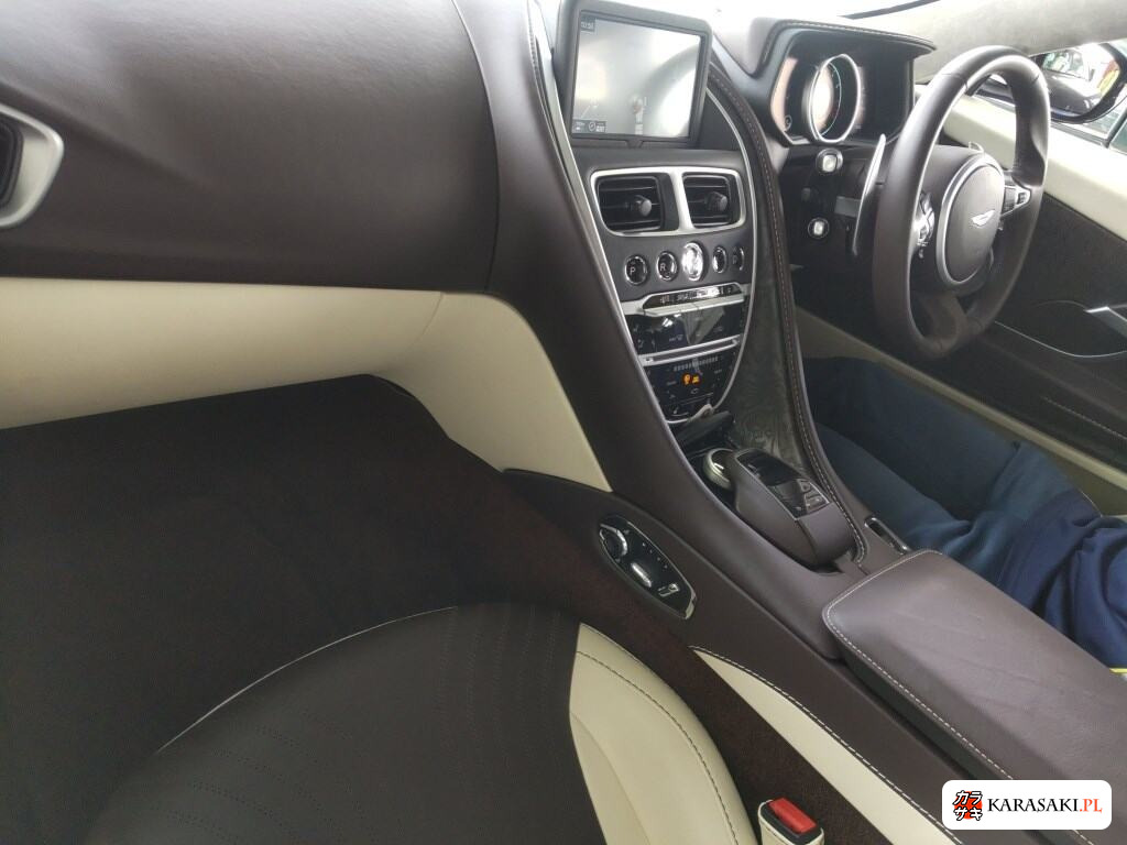 Aston Martin DB11 2018 z aukcji japońskiej