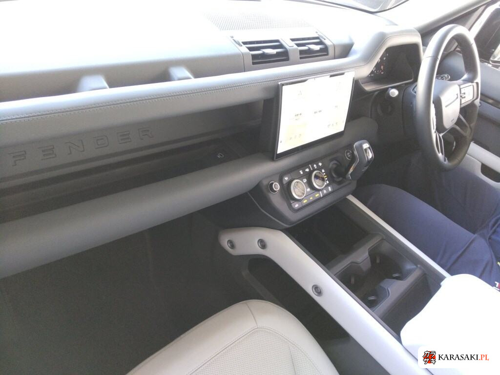 2025 Land Rover Defender 5D 4WD 5
