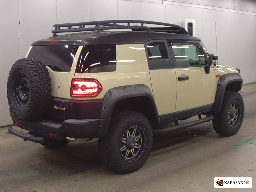 America Toyota FJ Cruiser 2013 z aukcji japońskiej