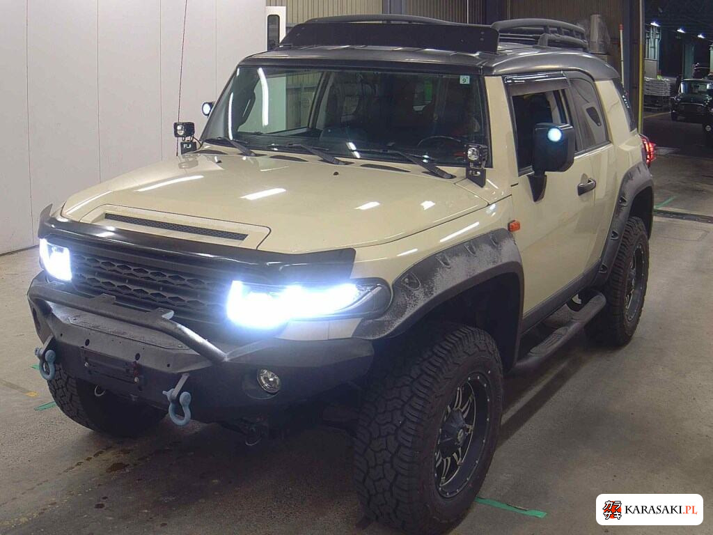 America Toyota FJ Cruiser 2013 z aukcji japońskiej