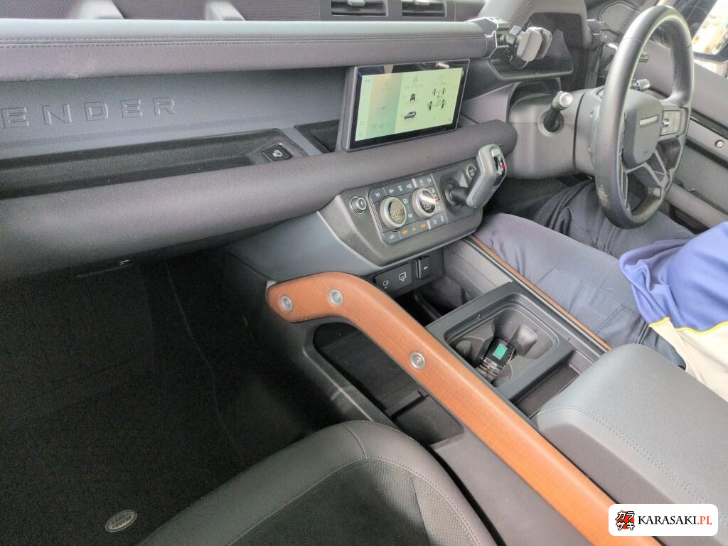 2022 Land Rover Defender 5D 4WD 5