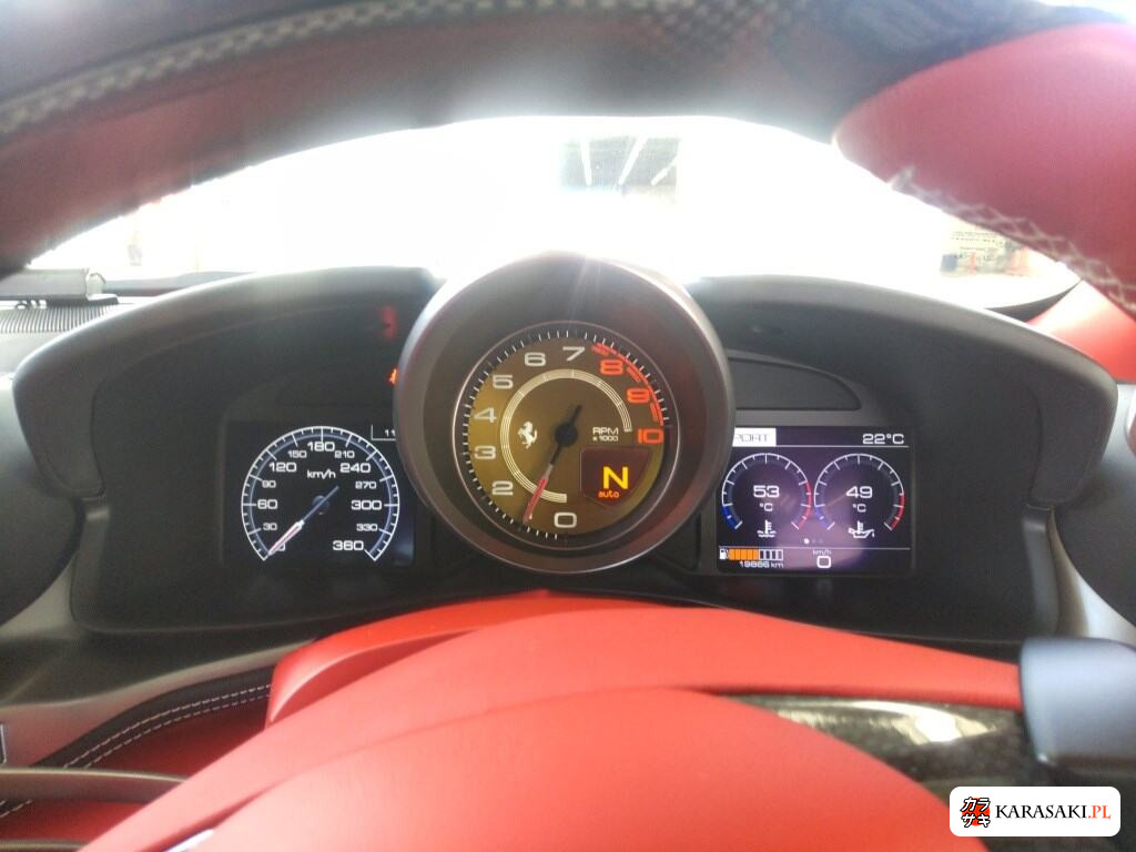 Ferrari GTC4 Lusso 2018 z aukcji japońskiej