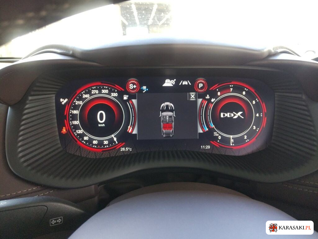 Aston Martin DBX 2024 z aukcji japońskiej