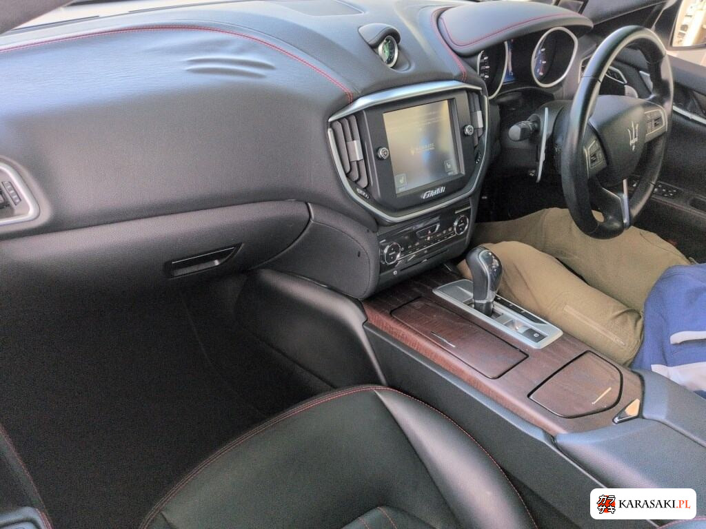 Maserati Ghibli 2017 z aukcji japońskiej