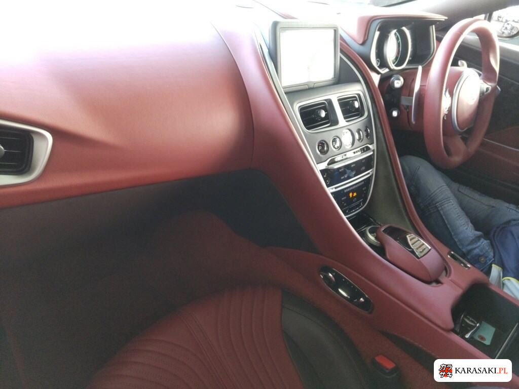 Aston Martin DB11 2020 z aukcji japońskiej