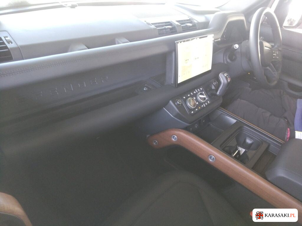 2024 Land Rover Defender 5D 4WD 110 X D300 5