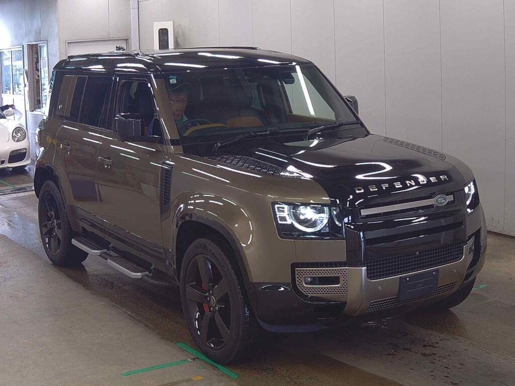Land Rover Defender 2023 z aukcji japońskiej