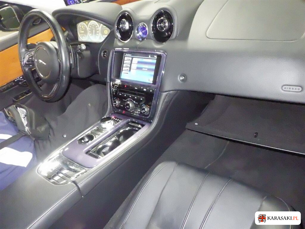 Jaguar XJ 2011 z aukcji japońskiej