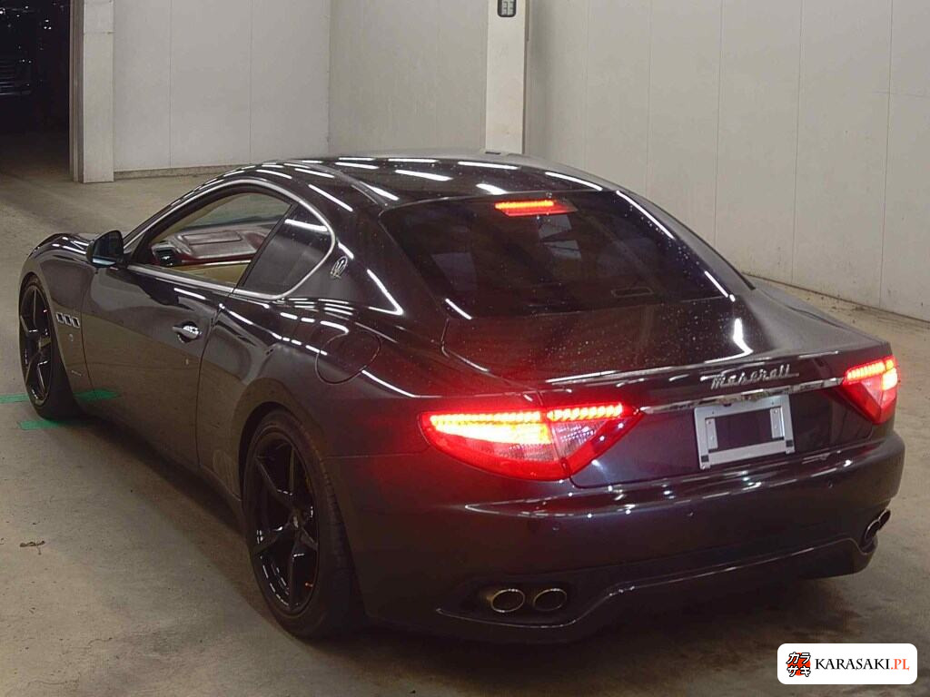 Maserati Granturismo 2009 z aukcji japońskiej