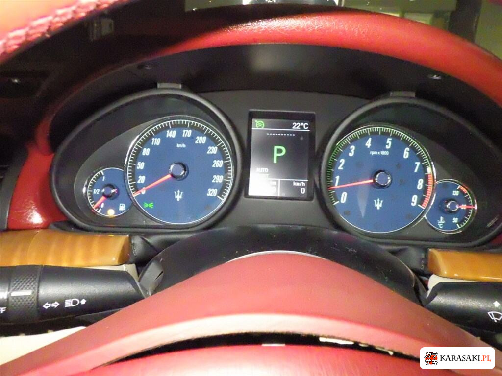 Maserati Granturismo 2009 z aukcji japońskiej