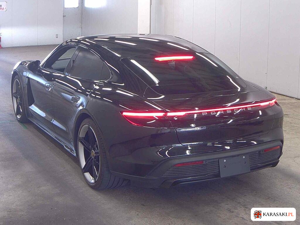 Porsche Taycan 2021 z aukcji japońskiej