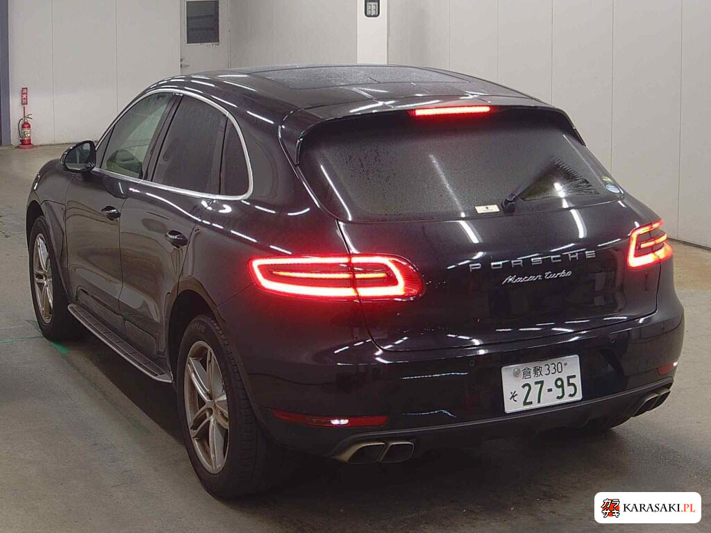 2016 Porsche Macan 4WD Turbo 2