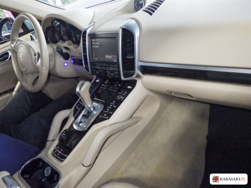 Porsche Cayenne 2015 z aukcji japońskiej