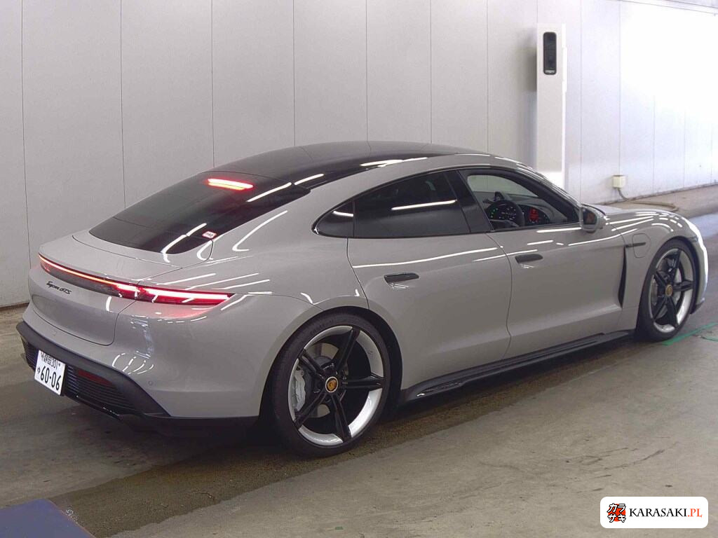 Porsche Taycan 2023 z aukcji japońskiej