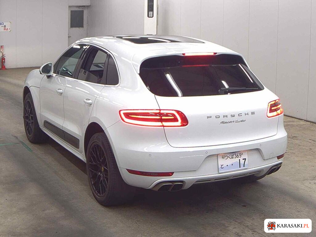 2015 Porsche Macan 4WD Turbo 2