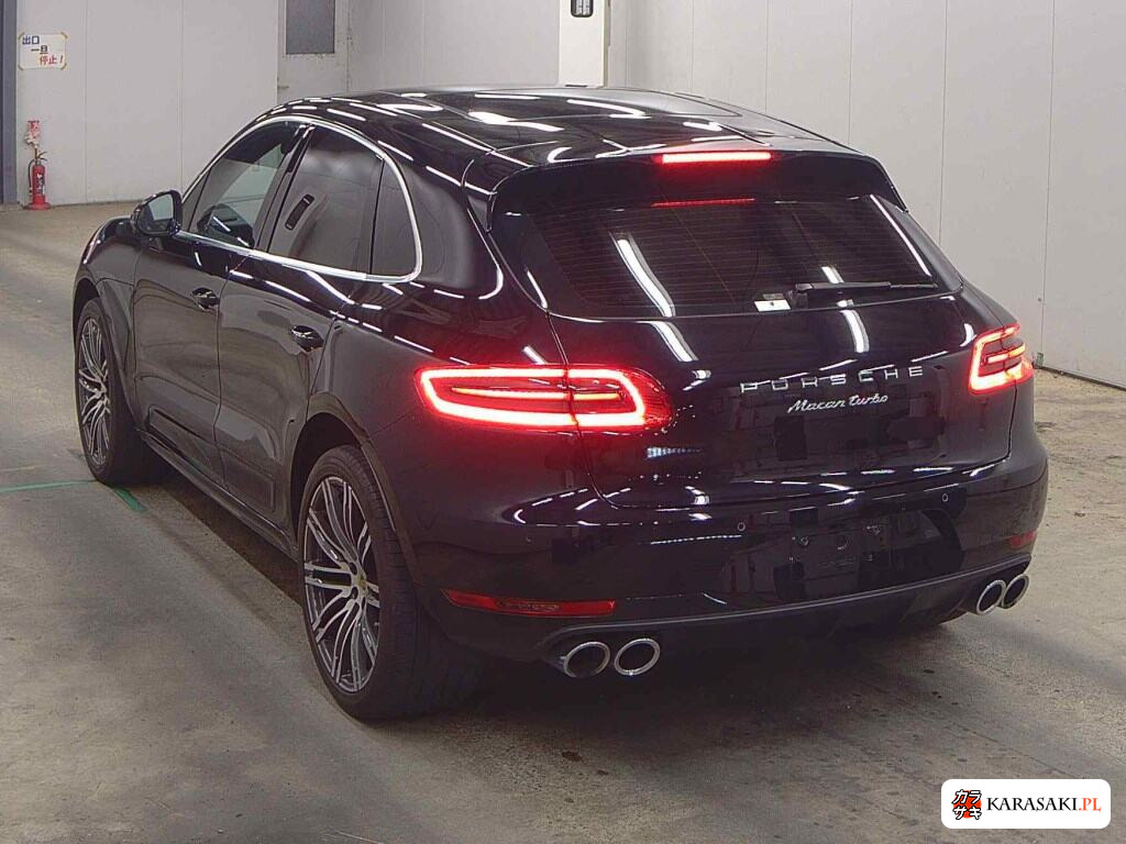 2015 Porsche Macan 4WD 2