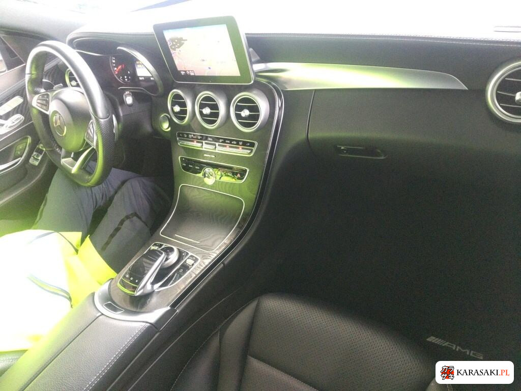 Mercedes-Benz C-Class 2015 z aukcji japońskiej
