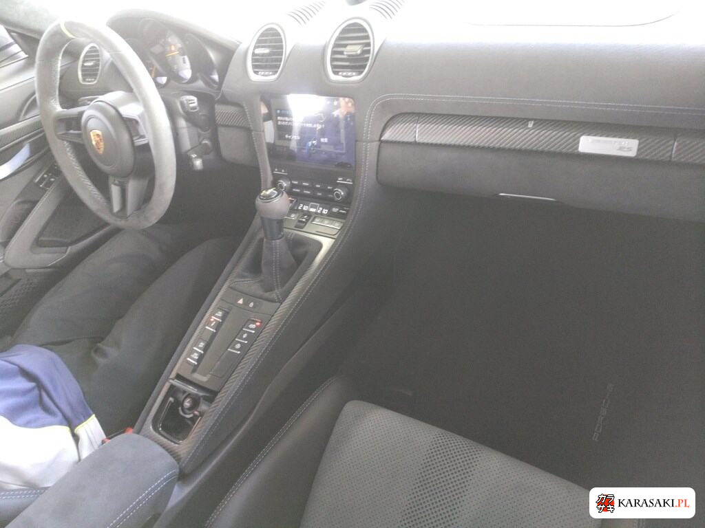 Porsche 718 Spyder 2025 z aukcji japońskiej