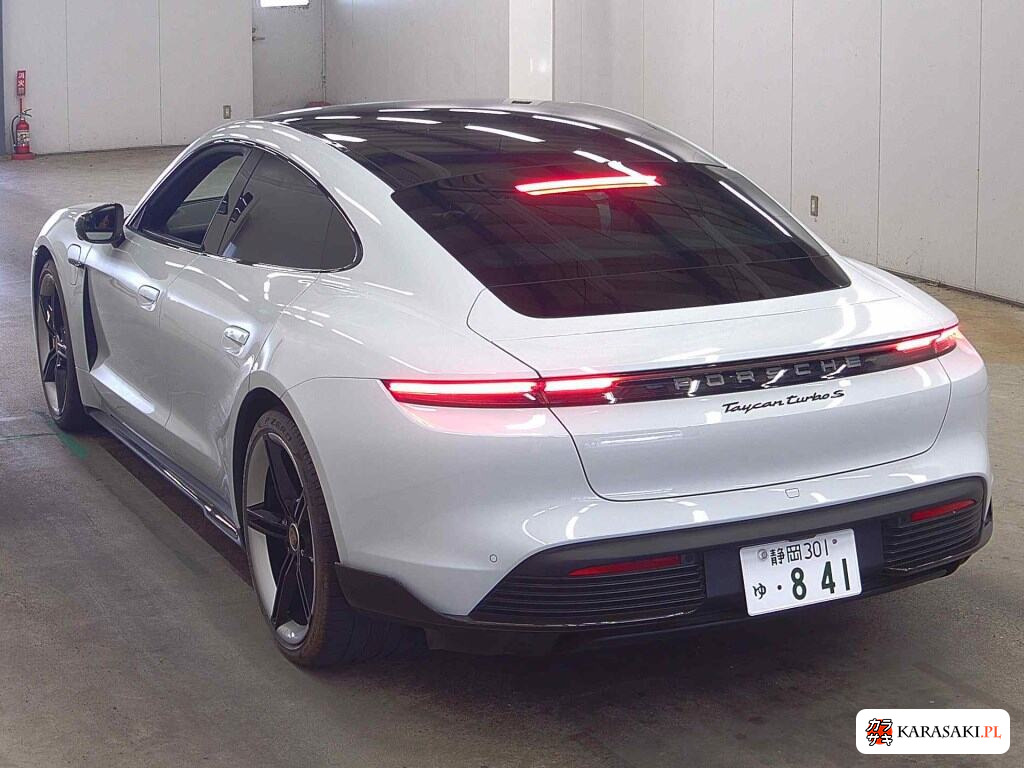 Porsche Taycan 2021 z aukcji japońskiej