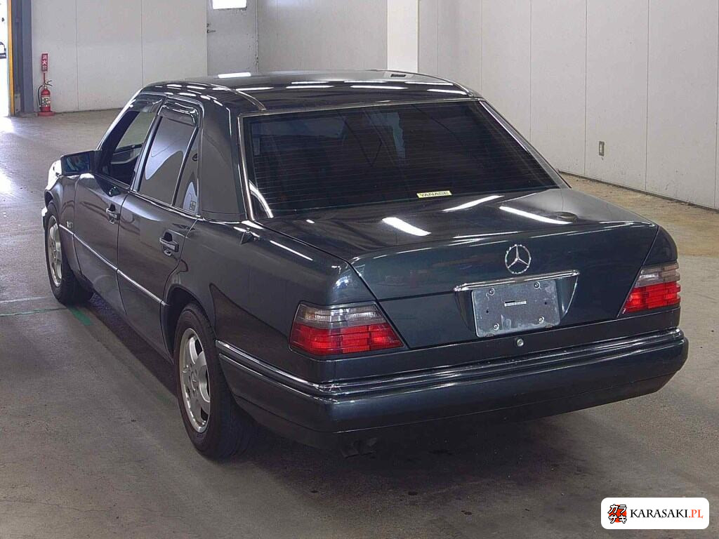 Mercedes-Benz E-Class 1993 z aukcji japońskiej