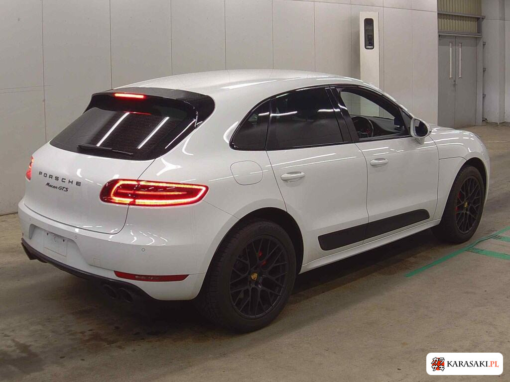 2017 Porsche Macan 4WD GTS Sport Chrono Package 4