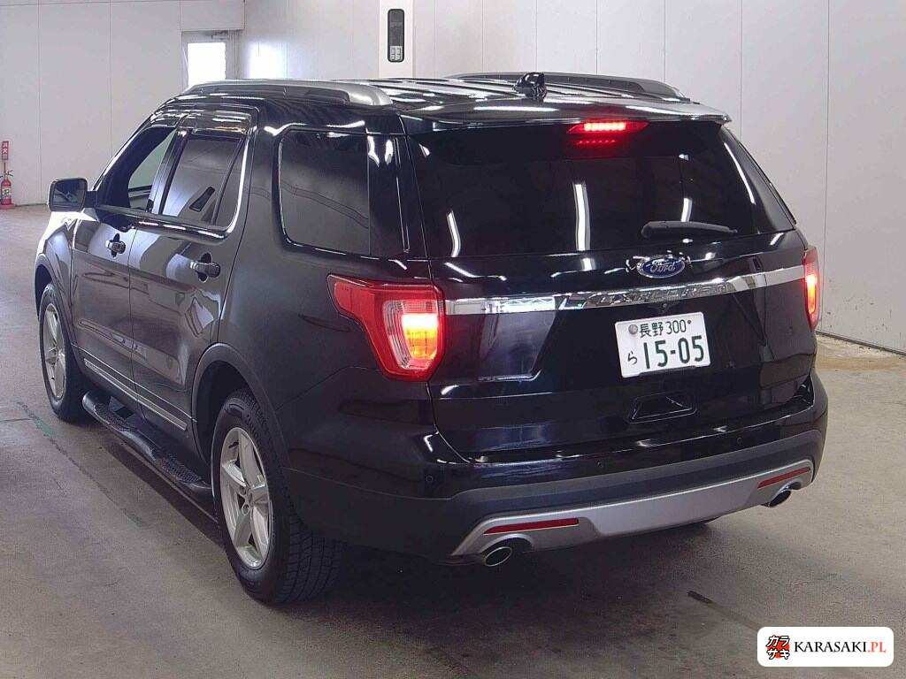 2016 Ford Explorer 5D 4WD XLT 2