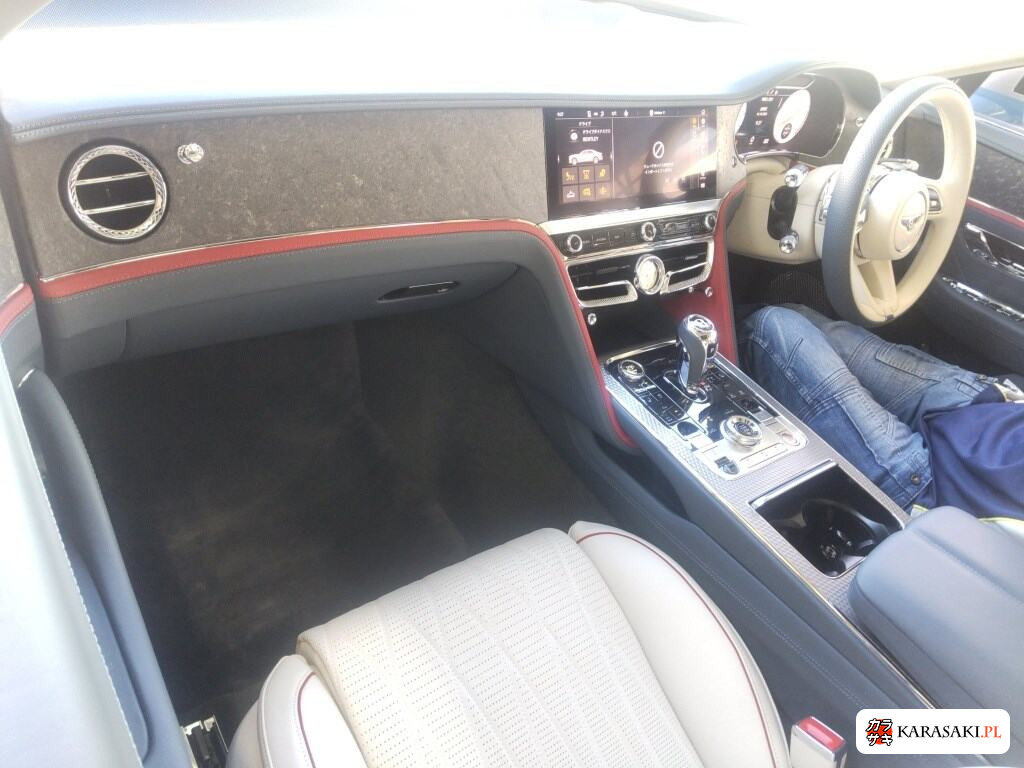 Bentley Flying Spur 2023 z aukcji japońskiej