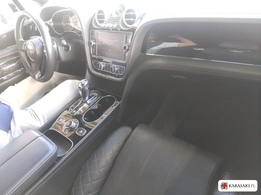 Bentley Bentayga 2016 z aukcji japońskiej